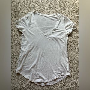 lululemon love v-neck tee